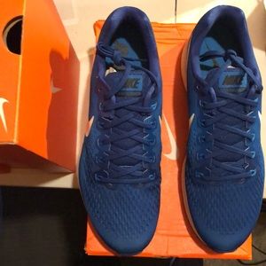 Brand New Nike mens air zoom Pegasus size 13